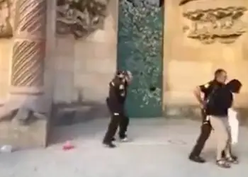 Video/ Aktivistët e klimës spërkasin me bojë fasadën e Sagrada Familias