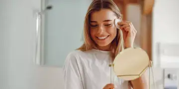 Trendi japonez i bukurisë për lëkurë rinore dhe flokë të shndritshëm