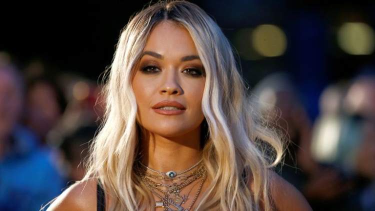 Rita Ora në telashe, banorët lokalë ankohen për rinovimet e shtëpisë së saj
