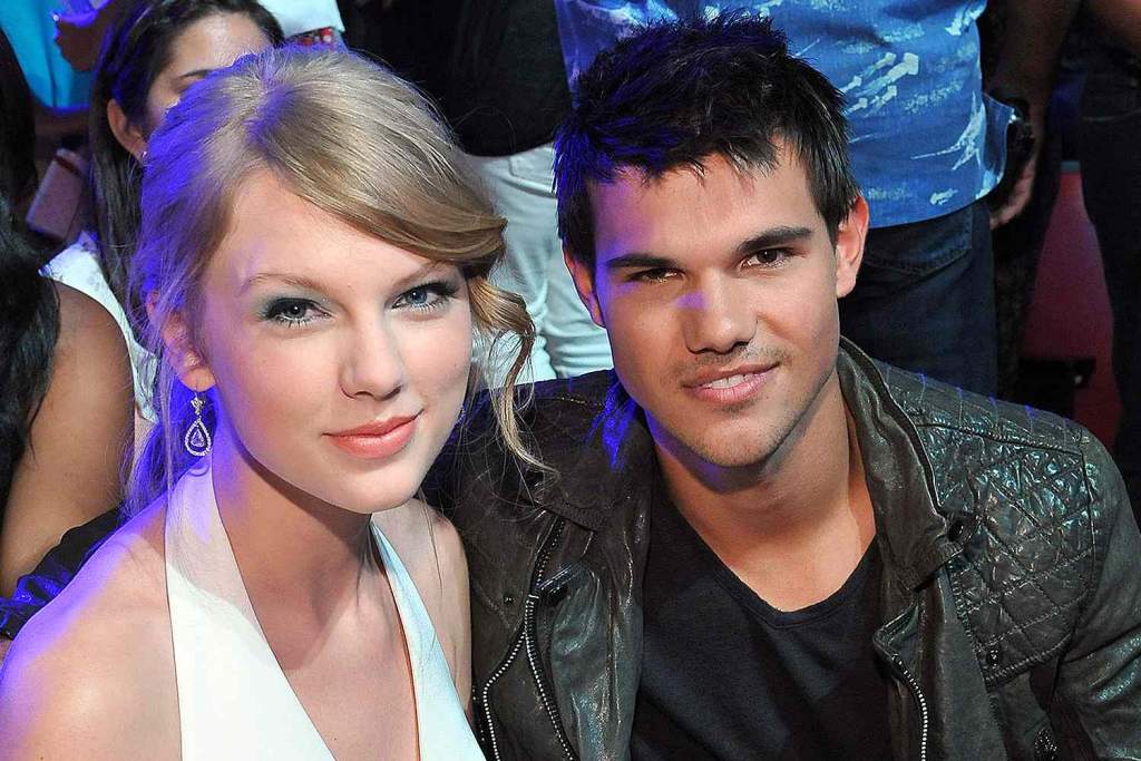 Ish-i dashuri i Taylor Swift, reagon ndaj fejesës së saj me Travis Kelce