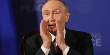 Një breshëri pyetjesh për Putin pak para takimit me Trump në Alaska, videoja e reagimit të tij