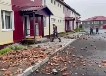 Tërmet i fuqishëm me magnitudë 7.8 ballë në Rusi, paralajmërim për cunami