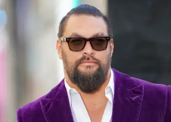 “Trupi im u dorëzua”/ Jason Momoa rrëfen momentin tronditës: Gati sa nuk u mbyta