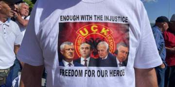 Sot protestë në Hagë, qytetarë e veteranë kërkojnë drejtësi për ish-krerët e UÇK-së