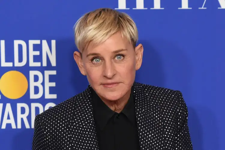 Shkelja e STOP-it i kushton rëndë! Ellen DeGeneres akuzohet për shkaktim aksidenti
