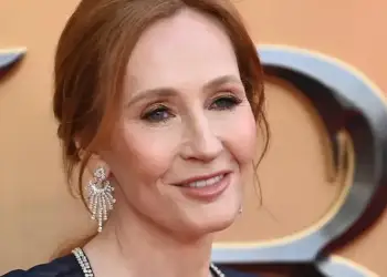 Deklaratë e fortë nga Rowling për Watson: S’ka përvojë në jetë, nuk e di sa injorante është