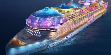 370 metra e gjatë, 21 bare, 23 restorante! Del në ujë për herë të parë anija më e madhe turistike në botë