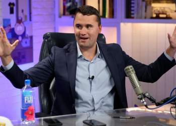 Tronditëse/ Aktivisti konservator Charlie Kirk qëllohet me plumb në qafë gjatë një eventi