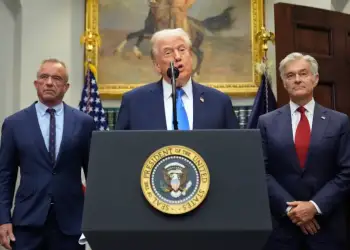 Shqetësuese: Donald Trump: Përdorimi i paracetamolit në shtatzëni rrezik për autizmin!