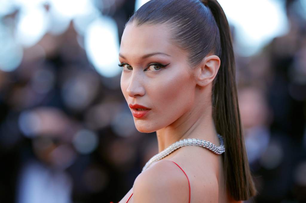 Bella Hadid në tapetin e kuq, detaji që u bë viral në rrjete sociale