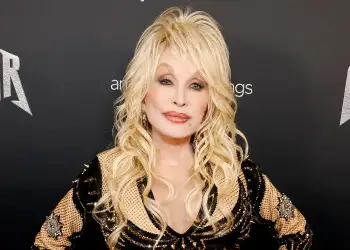 Dolly Parton shtyn koncertet për shkak të problemeve shëndetësore!