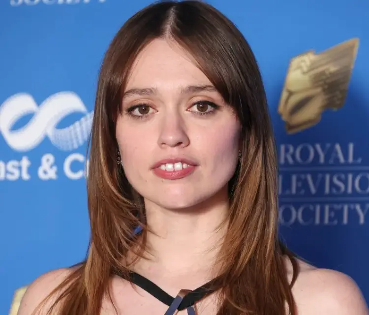 Kthimi i dhëmbëve natyralë: Lamtumirë buzëqeshjeve “perfekte” të Hollivudit