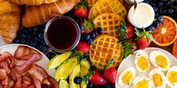 Të hash mëngjesin vonë, sa i shëndetshëm është ky zakon gjithnjë e më i përhapur?