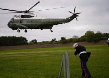 Helikopteri pëson defekt, Trump dhe Melania udhëtojnë me një tjetër