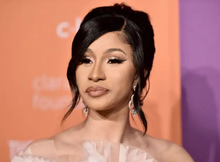 Cardi B arrin një tjetër sukses historik me albumin e ri “Am I The Drama?”