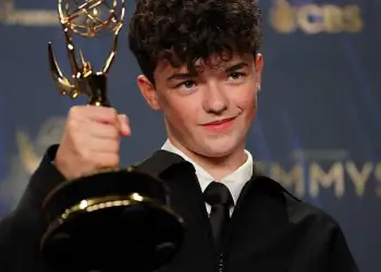 Owen Cooper bën histori: Aktori kryesor i serialit “Adolescence” është fituesi më i ri i çmimit Emmy