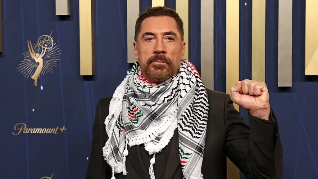 Javier Bardem shfaqet me një shall palestinez në Emmy 2025, ja mesazhi që dërgoi për Gazën