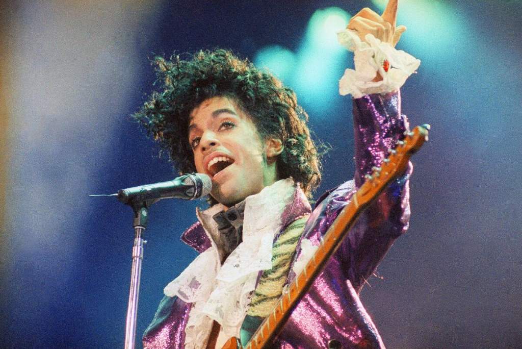 Prince la pas një “Kasafortë” plot hite të papublikuara