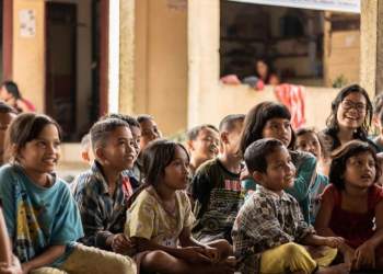 Helmim masiv nga ushqimi falas, qeveria indoneziane merr masa