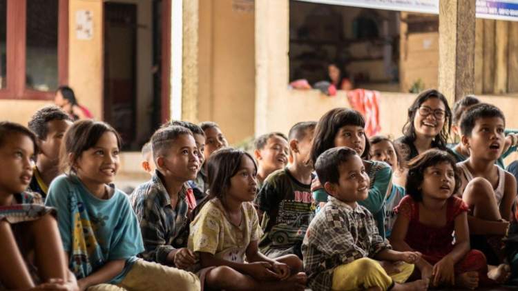 Helmim masiv nga ushqimi falas, qeveria indoneziane merr masa