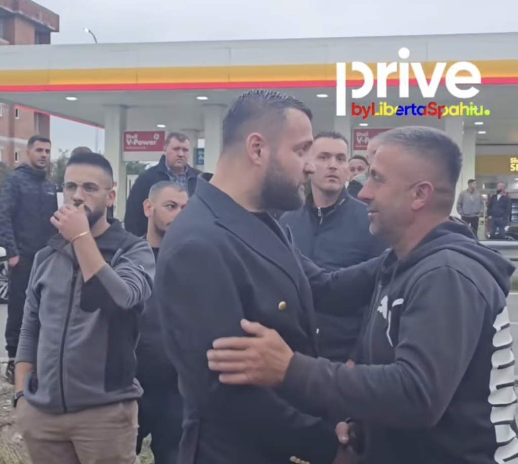 Luiz Ejlli në lamtumirën e fundit për Eldion Kelmendin, ngushëllon personalisht familjen