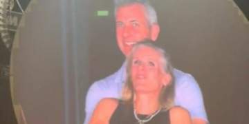 Skandali Coldplay: CEO i ‘Astronomer’ ribashkohet me gruan pas përqafimit viral