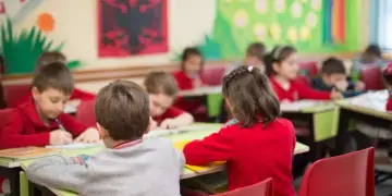 Nis viti i ri shkollor! 26 500 nxënës ulen për herë të parë në banka