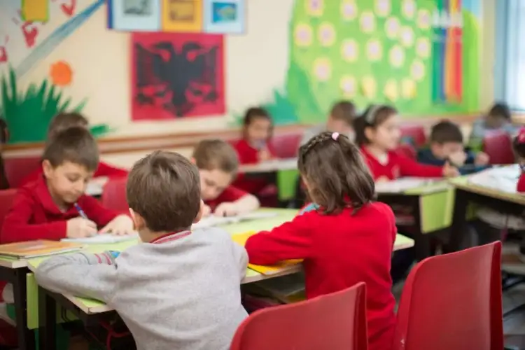 Nis viti i ri shkollor! 26 500 nxënës ulen për herë të parë në banka