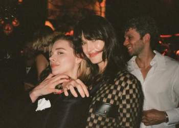 Chloë Moretz i jep fund beqarisë me modelen e njohur