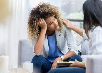 Rëndësia e shëndetit mendor në zyrë: Çfarë duhet të dini?