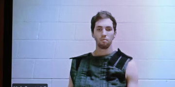 Autori i dyshuar për vrasjen e Charlie Kirk del në gjykatë për herë të parë! Prokurorët kërkojnë dënim me vdekje