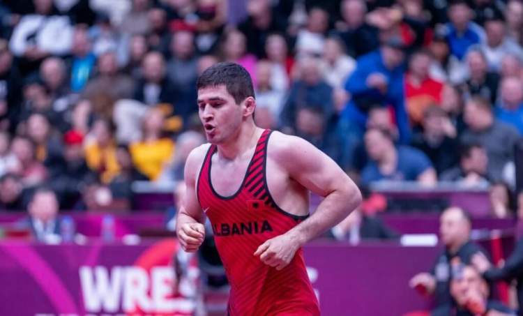 Chermen Valiev i siguron Shqipërisë medaljen e argjendtë në Botërorin e Mundjes