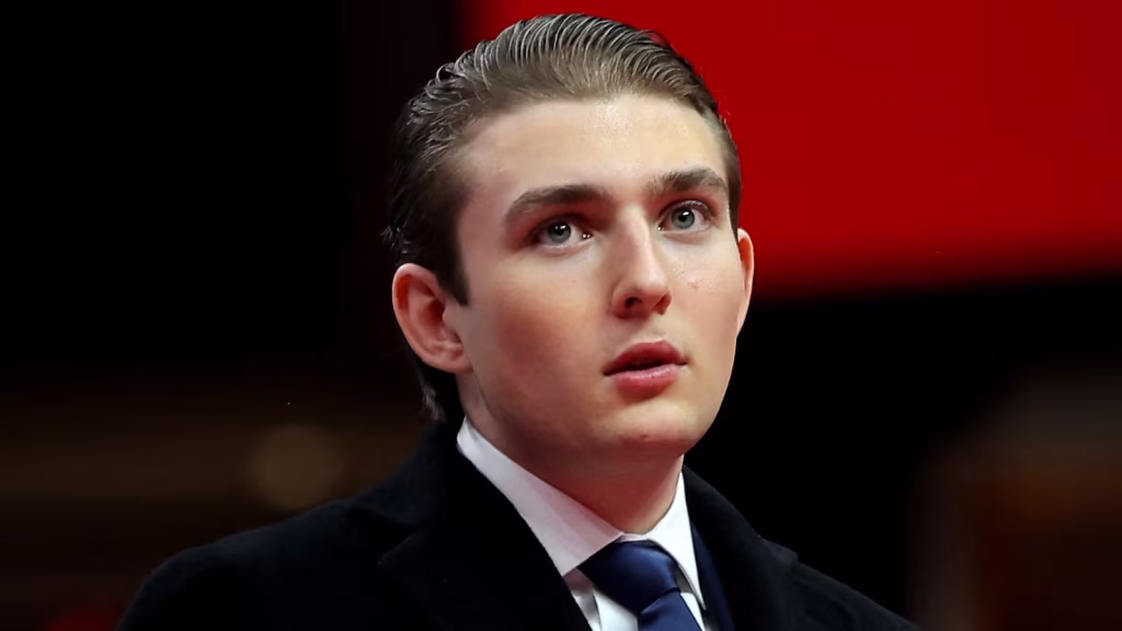 Romantik apo për siguri? Barron Trump rezervon një kat të tërë në ‘Trump Tower’ për një takim dashurie!