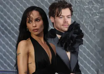 Ecin dorë për dore! Zoe Kravitz dhe Harry Styles fotografohen bashkë në Brooklyn