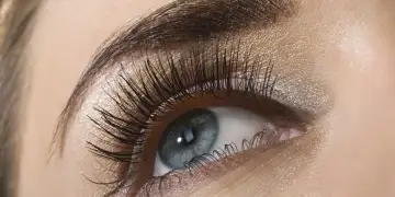 A keni sy gri? Zbuloni se çfarë tregon kjo për ju dhe personalitetin tuaj