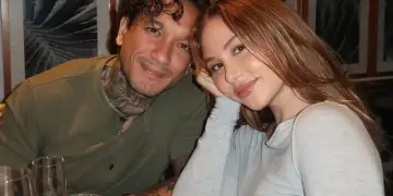 Dy vjet pas ndarjes me Austin, Catherine Paiz shpall fejesën me partnerin e ri