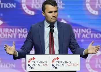 Kush është Charlie Kirk i cili u qëllua në Utah?