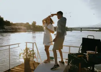 Cili është rregulli 2-2-2 që premton të përmirësojë marrëdhënien tuaj?