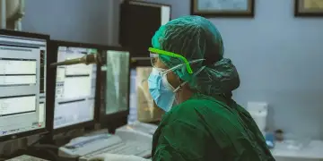 Mister: Pesë infermiere nga e njëjta klinikë materniteti diagnostikohen me tumore në tru