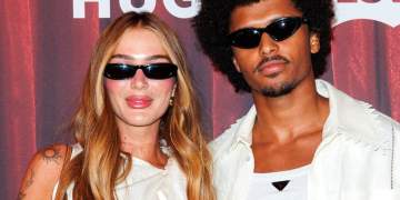 “Dhëndri jonë”/ Komentatori shqiptar lavdëron Karim Adeyemin, rrjeti shpërthen: Jemi me Mozzik