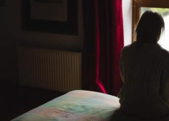 Prostitucioni i maskuar si qira: Fenomeni alarmant “sex-for-rent” që po trondit Kanadanë