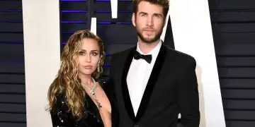 Miley Cyrus tregon se ruan ende fustanin nga takimi i parë me Liam Hemsworth, edhe pse të ndarë!