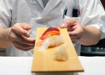 ‘Më e rëndësishme se një yll Michelin’/ Shefi i kuzhinës lituanez shpallet mjeshtri më i mirë i sushit