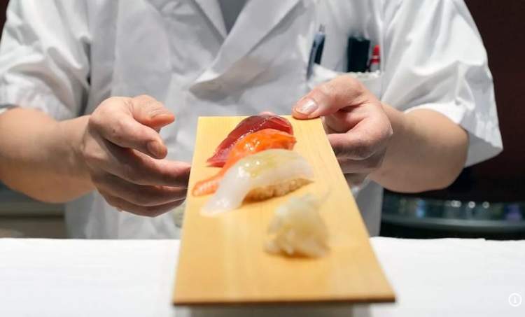 ‘Më e rëndësishme se një yll Michelin’/ Shefi i kuzhinës lituanez shpallet mjeshtri më i mirë i sushit