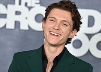 Tom Holland interpreton 9 role në filmin e ri të shkurtër “Never Stop Playing”