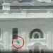Videoja e dikujt që hedh një objekt nga dritarja e Shtëpisë së Bardhë bëhet virale