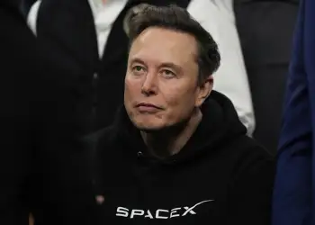 Elon Musk shfaqet në dosjet e Epstein! Çfarë tregojnë dokumentet?