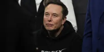 Elon Musk shfaqet në dosjet e Epstein! Çfarë tregojnë dokumentet?