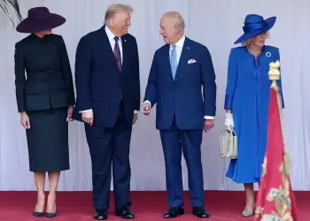 Ç’bëri? Trump thyen protokollin gjatë vizitës së tij në Kështjellën Windsor