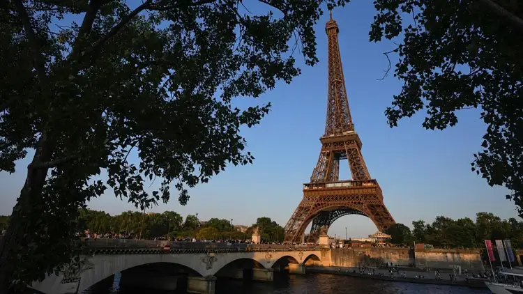 A do ta shkatërrojë vërtet Parisi Kullën Eiffel vitin e ardhshëm?